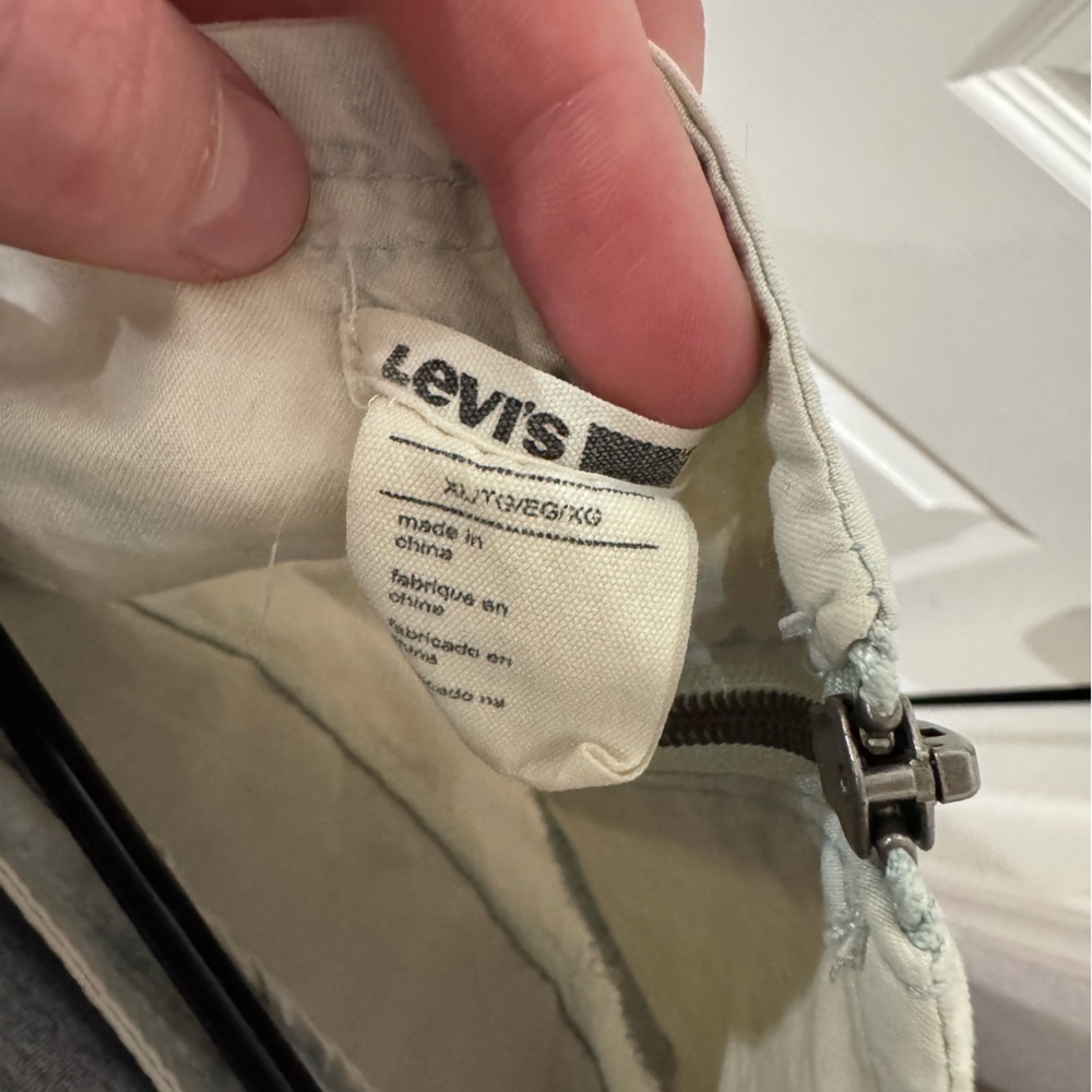 Levi's White Washed Denim Blouse - Picture 5 of 10